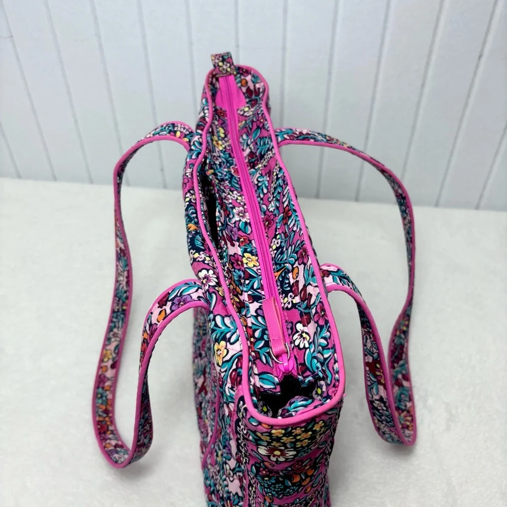 Vera Bradley Pink Iconic Kaleidoscope Rosettes Shoulder Tote Purse,‎ Pockets
